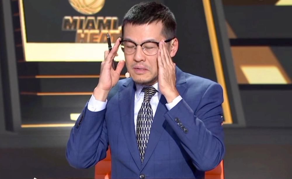 主人公齐相文因母亲得病受黑帮张神眼威胁指使，冒充地质局成员身份，棍骗具有神秘气力的老子神符具有者胡传授打开秦岭奇迹密窟窃取宝躲，在探险进程中，只有一人回来……